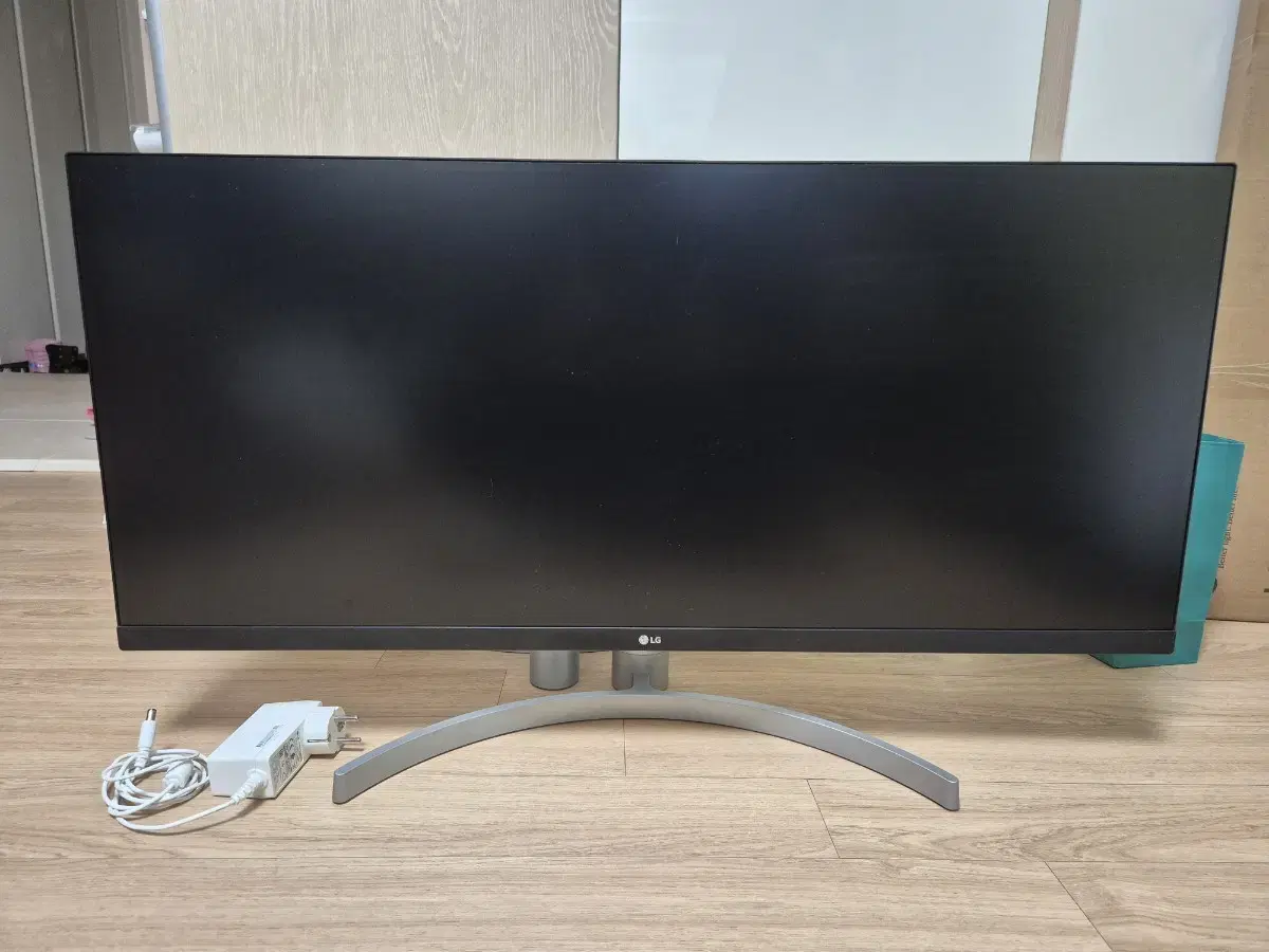 LG 울트라와이드 34WN650 34인치 와이드모니터 판매합니다.